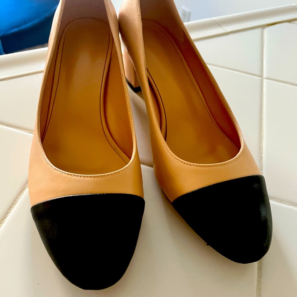 Black and tan women’s pumps heels size 12